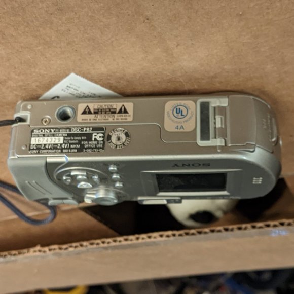 SONY CYBER SHOT DSC P92 5 MEGA PIXELPOINT N SHOOT DIGITAL CAMERA / MPEGMOVIE VX - Picture 3 of 9